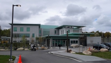 Un fost paznic norvegian al Ambasadei SUA în Norvegia, judecat cu privire la spionaj în favoarea Rusiei şi Iranului