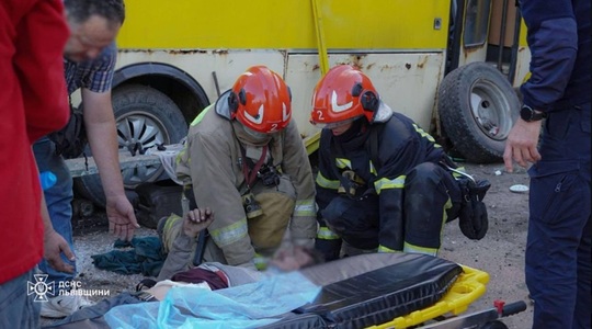 Cel puţin un mort şi 14 răniţi în atacuri importante ruse în vestul Ucrainei. Rusia anunţă că a distrus 49 de drone ucrainene în mai multe regiuni