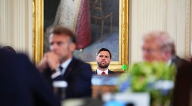 Europa trebuie să suporte ”cea mai mare parte a poverii” garanţiilor de securitate ale Ucrainei, consideră J. D. Vance. ”Trebuie să aşteptăm, iar preşedintele (Trump) aşteaptă cu siguranţă, ca Europa să joace primul rol”