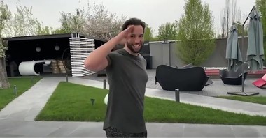 The Times: Fraţii Tate îşi fac un buncăr de 3,9 milioane de dolari la Bucureşti prevăzut inclusiv cu o bară de striptease, dezvăluie cel mai celebru constructor din domeniu