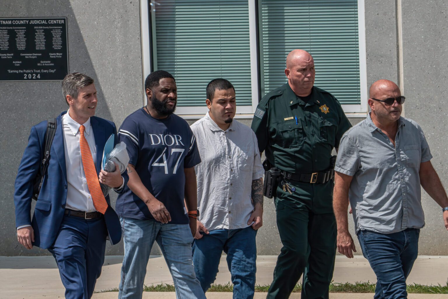 Kilmar Abrego, imigrantul deportat în mod eronat din SUA în El Salvador şi adus înapoi, a fost eliberat, dar ar putea fi reţinut din nou