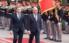 Premierul R. Moldova: Cu Ilie Bolojan prim-ministru, cu Nicuşor Dan, preşedinte, relaţiile Chişinău-Bucureşti s-au ridicat la cel mai frăţesc nivel. În ultimii ani ne-am susţinut reciproc în faţa interferenţei unor forţe străine în alegerile noastre