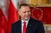 Noul preşedinte naţionalist polonez Karol Nawrocki se opune prin veto unei legi care prelungeşte ajutoarele acordate copiilor refugiaţilor ucraineni. Se opune ca ucrainenii care muncesc în Polonia să aibă asigurare medicală gratuită, deşi contribuie cu 2,