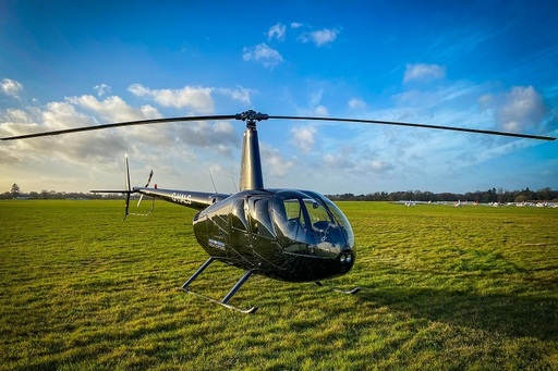 Trei persoane au murit într-un accident de elicopter în timpul unei lecţii de zbor pe insula Wight din Marea Britanie