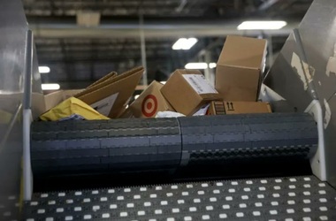 Douăzeci şi cinci de ţări îşi suspendă serviciile poştale către SUA, din cauza incertitudinii impactului taxelor vamale impuse de Trump, anunţă agenţia poştală a ONU, Uniunea Poştală Universală