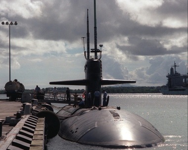Trump trimite crucişătorul lansator de rachete USS Lake Erie şi submarinul de atac cu propulsie nucleară USS Newport News în largul Venezuelei, la o săptămână după ce a trimis trei nave de luptă în zonă, în lupta împotriva traficului de droguri