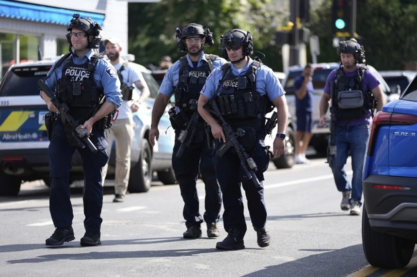 Cel puţin cinci copii răniţi într-un atac armat în nordul SUA, într-o şcoală catolică, la Minneapolis, în Minnesota