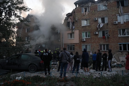Bilanţul atacului nocturn asupra Kievului a crescut la opt morţi şi 30 de răniţi. Volodimir Zelenski: „Aşteptăm reacţia tuturor celor din lume care au făcut apel la pace, dar care acum tac mai des decât iau o poziţie fermă” - VIDEO