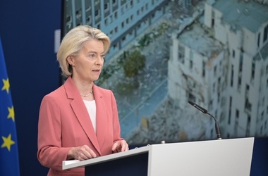 Putin ”trebuie să vină la masa negocierilor”, cere von der Leyen după ce discută la telefon cu Tump şi Zelenski, în urma atacului de la Kiev. ”Europa îşi va asuma deplin partea”
