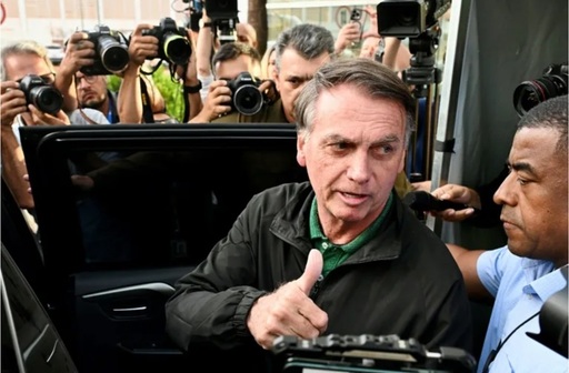 Jair Bolsonaro, judecat de tentativă de lovitură de stat, ”nu vrea să mănânce şi continuă să sufere de crize interminabile de sughiţ şi vărsături”. ”Bătrânul este slăbit”, anunţă fiul său Carlos Bolsonaro, cu câteva zile înainte de încheierea procesului