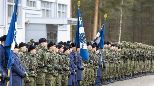 Finlanda urmează să retragă svastica folosită în continuare de Forţele Aeriene finlandeze