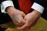 ”Trump a murit”, circulă pe reţele de socializare un zvon, în contextul lipsei în public a miliardarului de marţi, unor zvonuri despre sănătatea sa, unei agende goale şi unor declaraţii stranii ale lui J. D. Vance