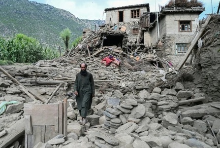Cursă contracronometru în căutarea unor supravieţuitori ai cutremurului în trei provincii din estul Afganistanului. Bilanţul seismului creşte la peste 900 de morţi şi peste 3.000 de răniţi