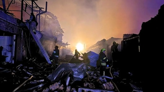 Mii de case fără curent în Ucraina în urma unor bombardamente ruse. Zelenski denunţă ”impunitatea” lui Putin. Rusia a lansat 502 drone şi 24 de rachete. Răniţi şi infrastructuri civile avariate. Patru lucrători feroviari răniţi în Kirovograd şi trafic fer