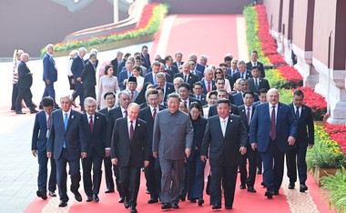Despre ce vorbesc Xi, Putin şi Kim când cred că nu îi aude nimeni? Moment rar, surprins de un microfon lăsat deschis la parada militară din China: „Organele umane pot fi transplantate în mod continuu”