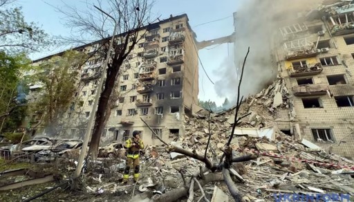 Rusia a atacat Ucraina cu peste 800 de drone, cel mai mare atac de acest gen din război. Clădirea cabinetului de miniştri din Kiev, incendiată