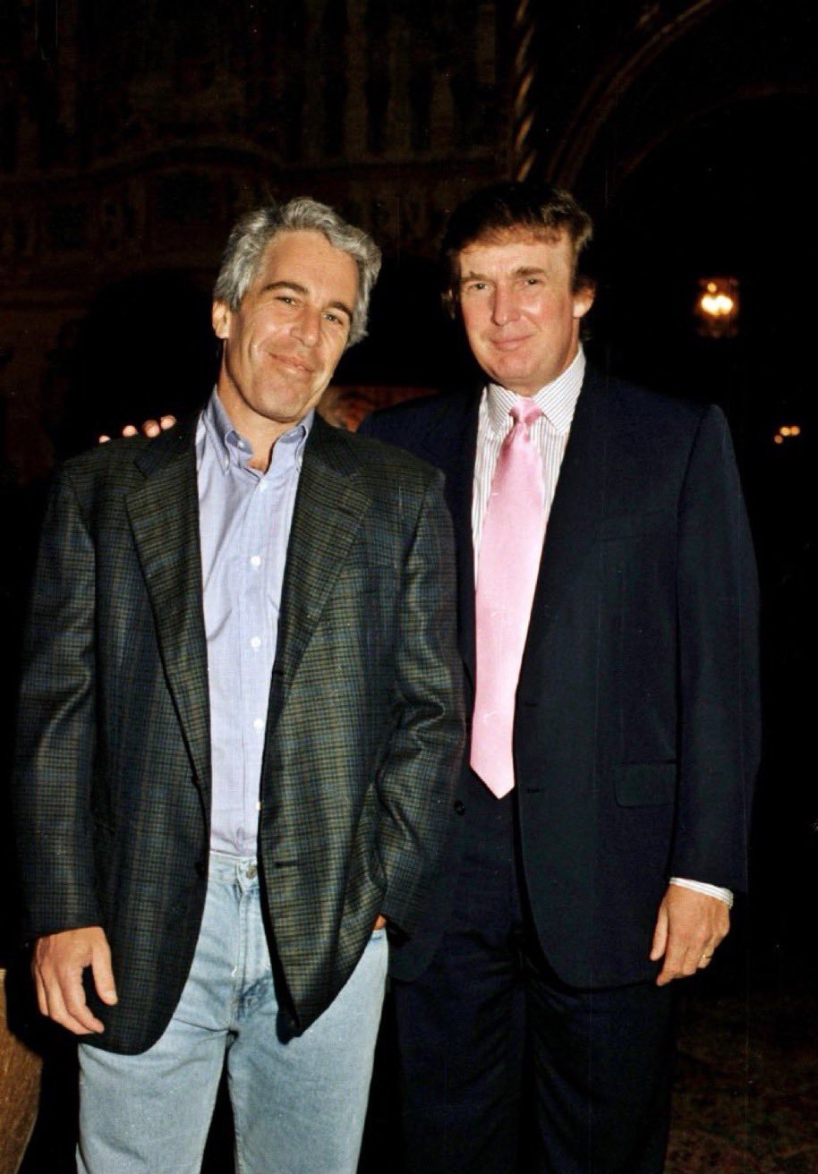 Democraţii din Congres fac publică o felicitare către Jeffrey Epstein cu aluzii sexuale, care ar avea semnătura lui Donald Trump, deşi preşedintele a negat aceasta - FOTO