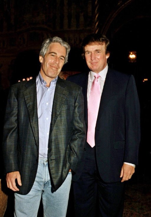 Democraţii din Congres fac publică o felicitare către Jeffrey Epstein cu aluzii sexuale, care ar avea semnătura lui Donald Trump, deşi preşedintele a negat aceasta - FOTO