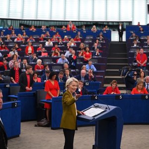 Ce este de reţinut din discursul Ursulei von der Leyen despre starea Uniunii: Lui Putin i se pregăteşte un „zid al dronelor”, dar există şi un mesaj ce riscă să irite Casa Albă