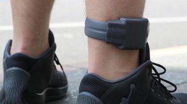 Serbia - Doi cetăţeni străini suspectaţi că ar fi vrut să transmită Chinei secrete militare americane şi-au scos brăţările electronice şi au dispărut