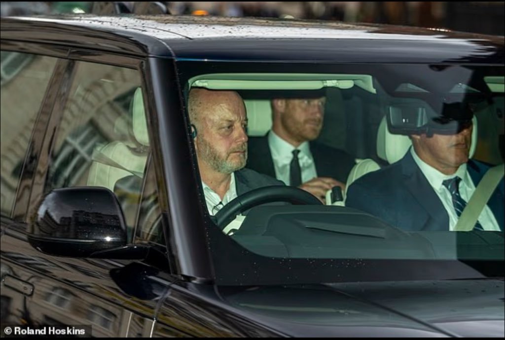 Prinţul Harry s-a întâlnit cu tatăl său, Regele Charles, pentru un „ceai privat”. Nu se mai văzuseră de aproape doi ani