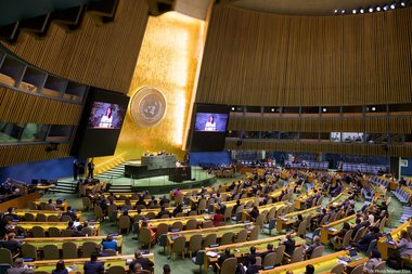 ONU aprobă cu o majoritate covârşitoare o declaraţie referitoare la soluţia cu două state, care condamnă Hamas