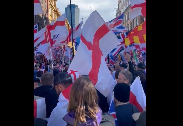 Tensiuni la Londra. Extremistul britanic Tommy Robinson organizează o manifestaţie pentru libertatea de exprimare şi pentru Charlie Kirk. O contramanifestaţie este anunţată în acelaşi timp