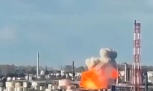 Ucraina a lovit unul dintre cele mai mari complexe de rafinare a petrolului din Rusia - VIDEO
