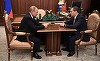 Putin l-a decorat pe Medvedev, care împlineşte 60 de ani, „pentru contribuţia sa semnificativă la consolidarea statalităţii ruse şi la asigurarea securităţii naţionale a Federaţiei Ruse”

