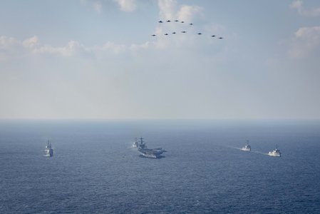 SUA, Coreea de Sud şi Japonia încep luni exerciţii comune aeriene şi navale