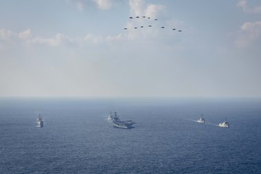 SUA, Coreea de Sud şi Japonia încep luni exerciţii comune aeriene şi navale