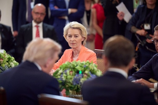 Ursula von der Leyen a discutat cu Donald Trump despre noi măsuri menite să sporească „presiunea economică” asupra Rusiei