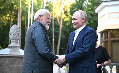 Putin şi Modi îşi reafirmă „prietenia”, după ce cu o zi înainte premierul indian vorbise la telefon cu Trump