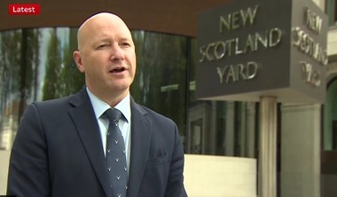 Poliţia britanică a arestat trei persoane suspectate de colaborare cu serviciile secrete ruseşti