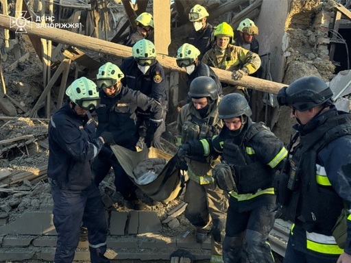 Cel puţin trei morţi şi doi răniţi într-un bombardament aerian rus în oraşul ucrainean Zaporojie