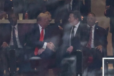 Elon Musk şi Donald Trump se întâlnesc la omagierea lui Charlie Kirk, la trei luni după încăierare