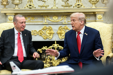 Trump s-a întâlnit cu Erdogan şi i-a sugerat să nu mai cumpere petrol rusesc, dacă vrea să primească avioane F-35