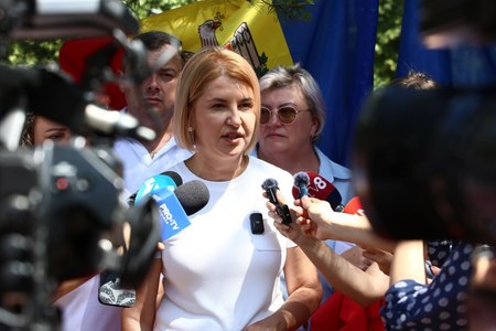 Alegeri în R. Moldova - Un partid din Blocul Patriotic, prorus, a fost exclus din cursa electorală cu trei zile înainte de scrutin