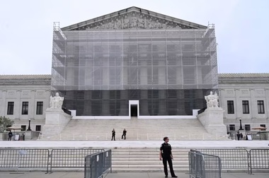 Curtea Supremă a SUA îl autorizează pe Trump să blocheze ajutoare internaţionale în valoare de patru miliarde de dolari