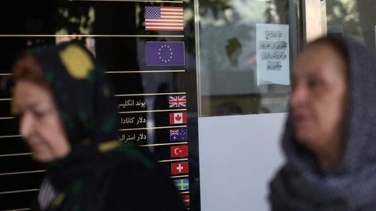 Moneda naţională iraniană, rialul, se depreciază la cel mai scăzut nivel istoric faţă de dolar, după restabilirea sancţiunilor ONU