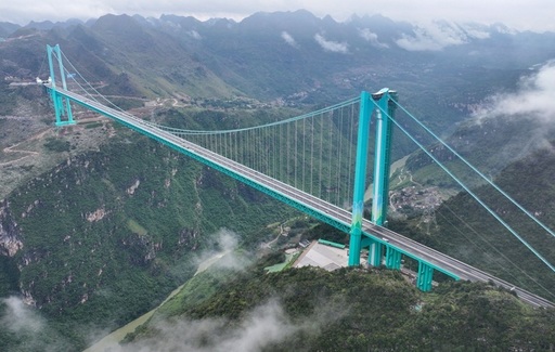 China dă în folosinţă cel mai înalt pod din lume, Grand Canyon Huajiang