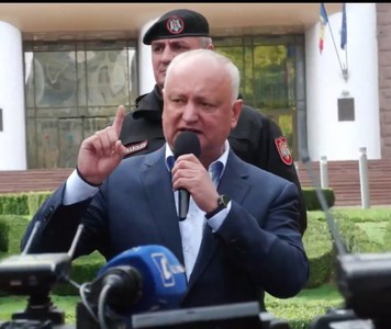 Alegeri în R. Moldova - Protest organizat de Igor Dodon în faţa Parlamentului: Aceste alegeri au arătat că PAS iarăşi a pierdut în ţară - VIDEO
