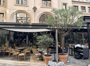 Trei răniţi, doi grav, cu arsuri, în urma unei explozii de gaze într-un restaurant în centrul Lyonului