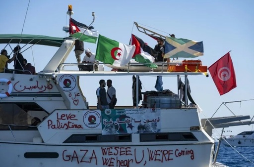 Flotila umanitară spune că îşi continuă drumul spre Gaza, în ciuda interceptărilor efectuate de Israel - VIDEO