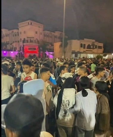 Maroc: „Generaţia Z” cere demisia guvernului după şase zile de proteste violente soldate cu victime. Manifestanţii vor servicii de sănătate şi educaţie mai bune după ce opt femei însărcinate au murit într-un spital: „Vrem spitale, nu doar stadioane”