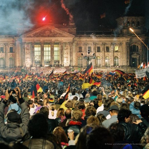 Democraţiile europene sunt în pericol, avertizează Merz şi Macron la 35 de ani de la reunificarea Germaniei