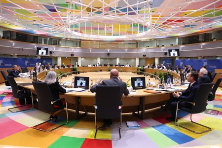 FT: UE va restricţiona deplasările diplomaţilor ruşi, după ce Ungaria şi-a retras veto-ul. Sancţiunea, motivată de operaţiunile de sabotaj ale unor spioni care s-ar da drept diplomaţi