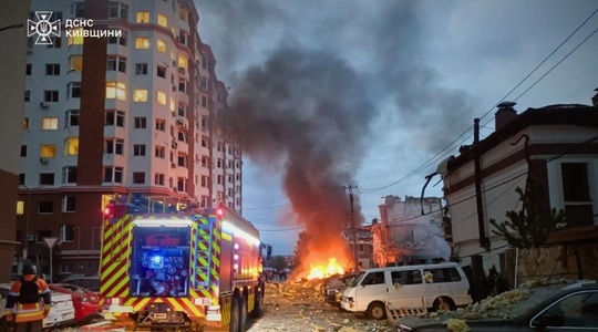 Autorităţile ucrainene afirmă că este în desfăşurare un atac „masiv” al Rusiei, care vizează infrastructura energetică/ Cel puţin opt persoane au fost rănite la Kiev; o zonă a oraşului a rămas fără energie electrică şi sunt probleme în alimentarea cu apă