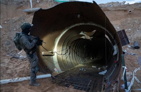 Odată ce ostaticii vor fi eliberaţi, Israelul intenţionează să distrugă tunelurile Hamas din Gaza