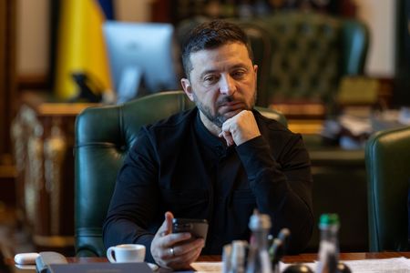 Zelenski cere lumii să nu uite de Ucraina în timp ce se ocupă de pacea din Orientul Mijlociu. Putin profită şi îşi intensifică atacurile, avertizează liderul de la Kiev